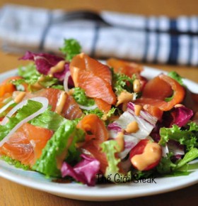 Salad lườn ngỗng xông khói với sốt mè rang
