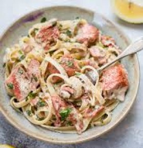 Mì Ý cá hồi sốt kem